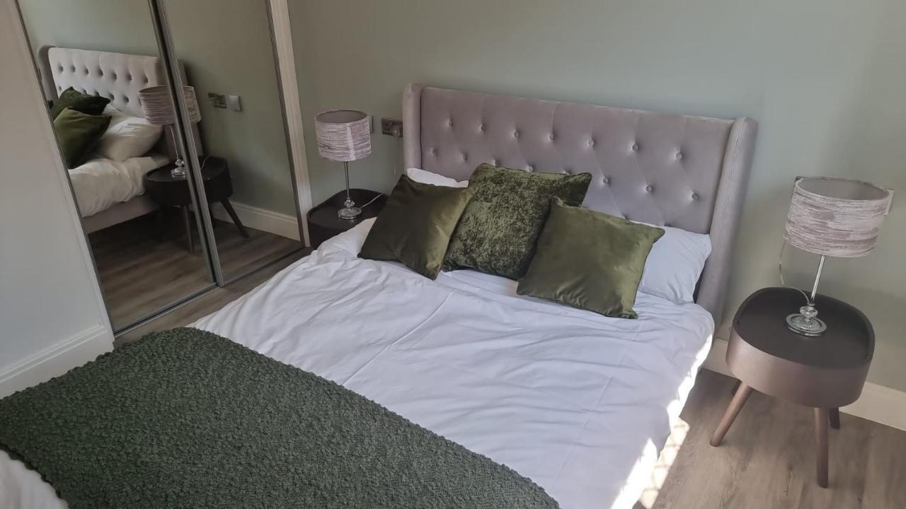 Jasmin Apartments - Luxury 1 & 2 Bedroom Units With Free Parking Bushey Eksteriør billede