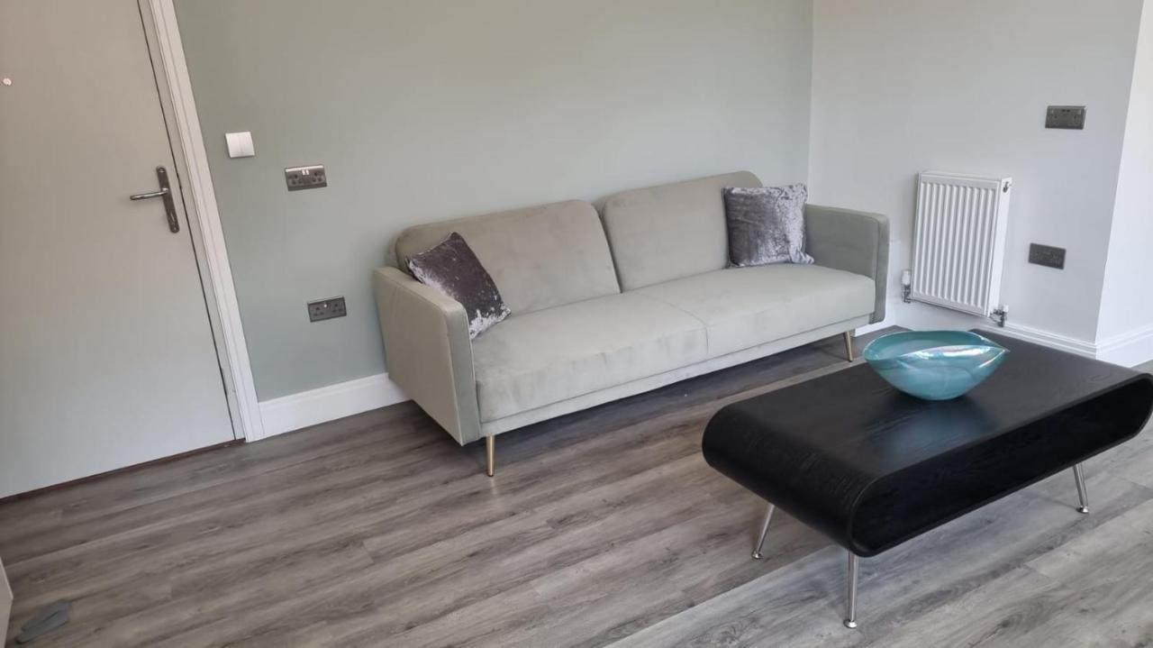 Jasmin Apartments - Luxury 1 & 2 Bedroom Units With Free Parking Bushey Eksteriør billede